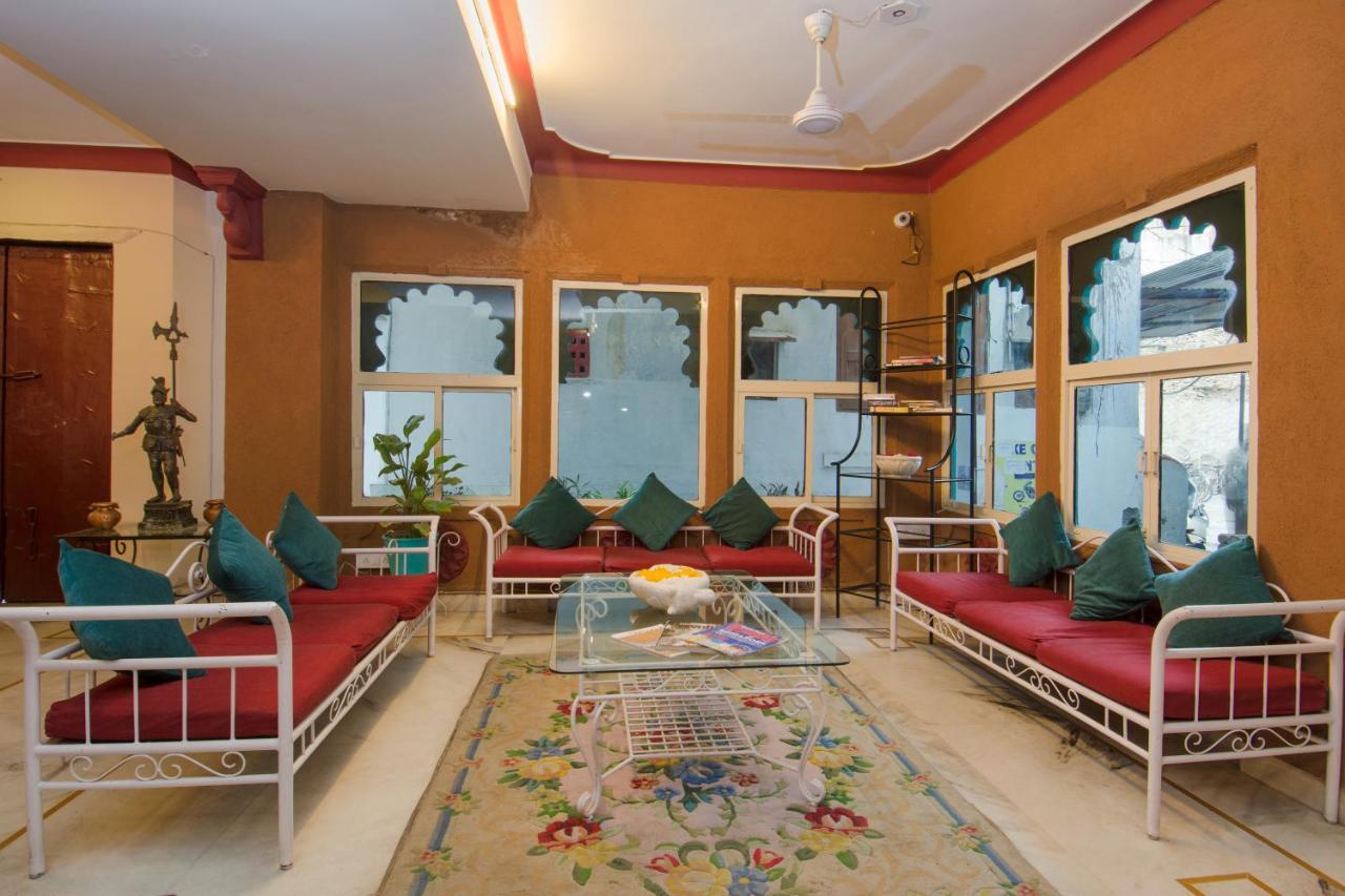 Hotel Udai Niwas By The Lake Udaipur Dış mekan fotoğraf