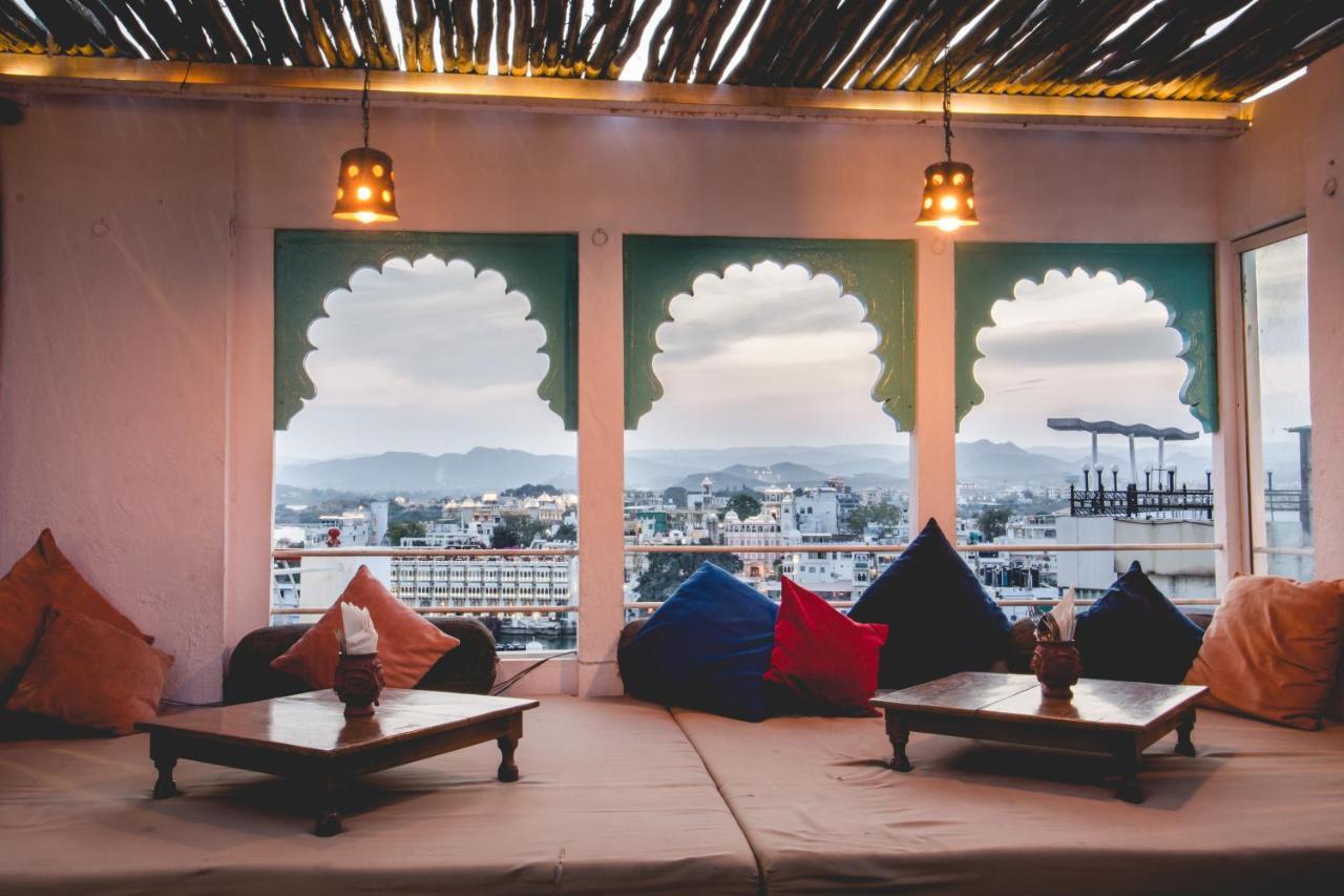 Hotel Udai Niwas By The Lake Udaipur Dış mekan fotoğraf