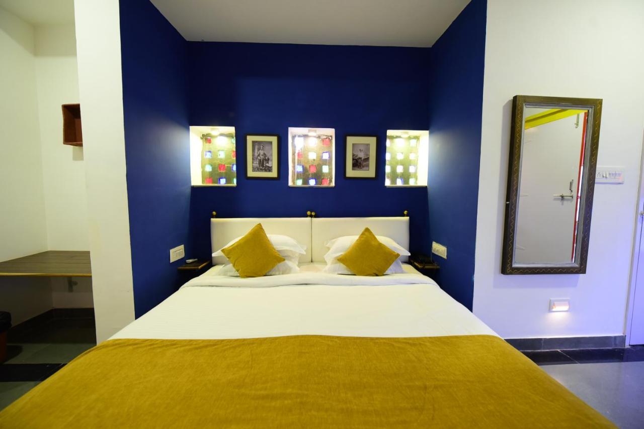 Hotel Udai Niwas By The Lake Udaipur Dış mekan fotoğraf