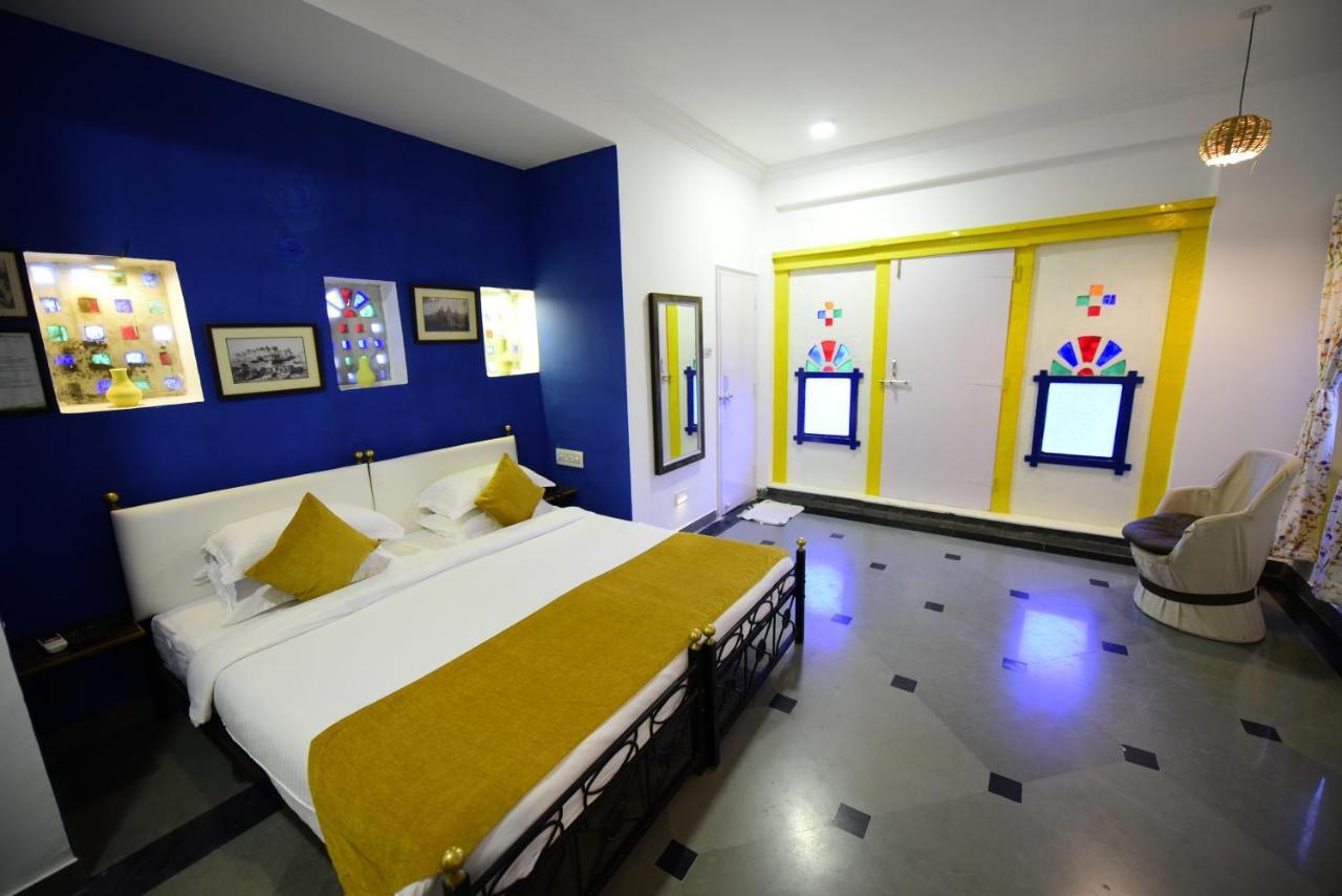 Hotel Udai Niwas By The Lake Udaipur Dış mekan fotoğraf