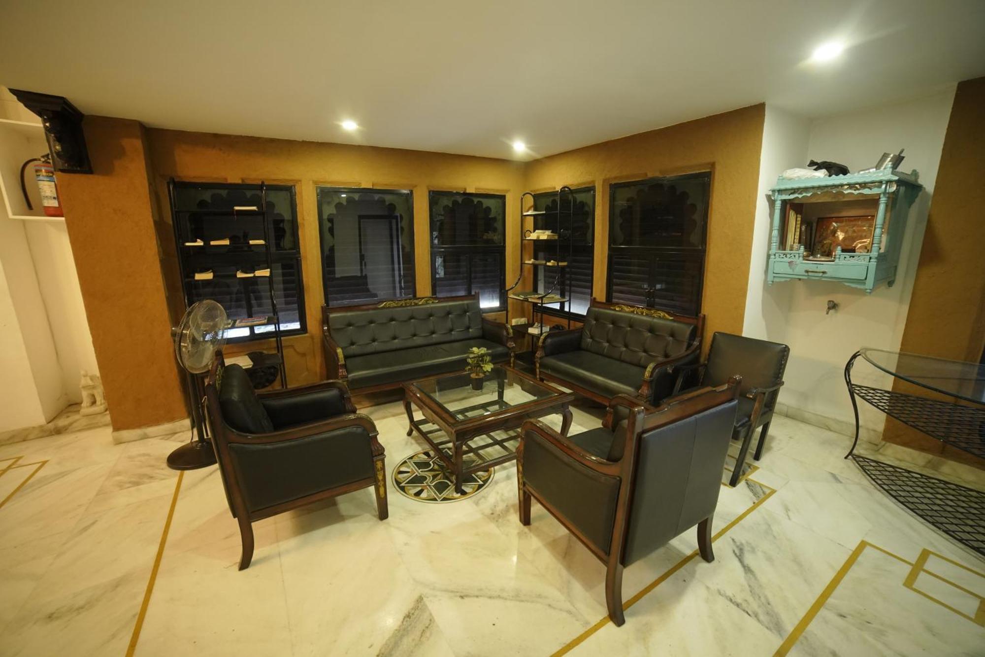Hotel Udai Niwas By The Lake Udaipur Dış mekan fotoğraf