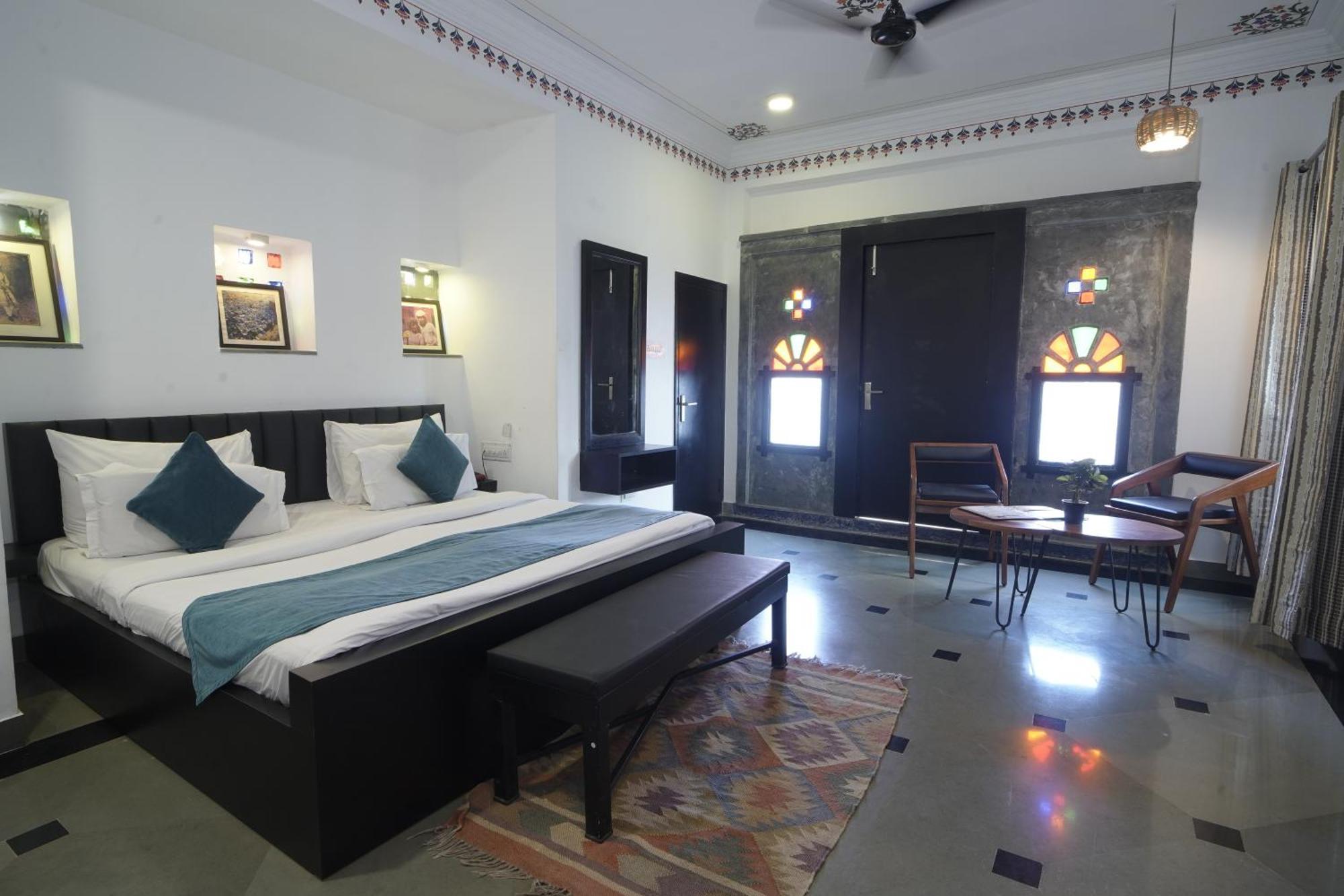 Hotel Udai Niwas By The Lake Udaipur Dış mekan fotoğraf