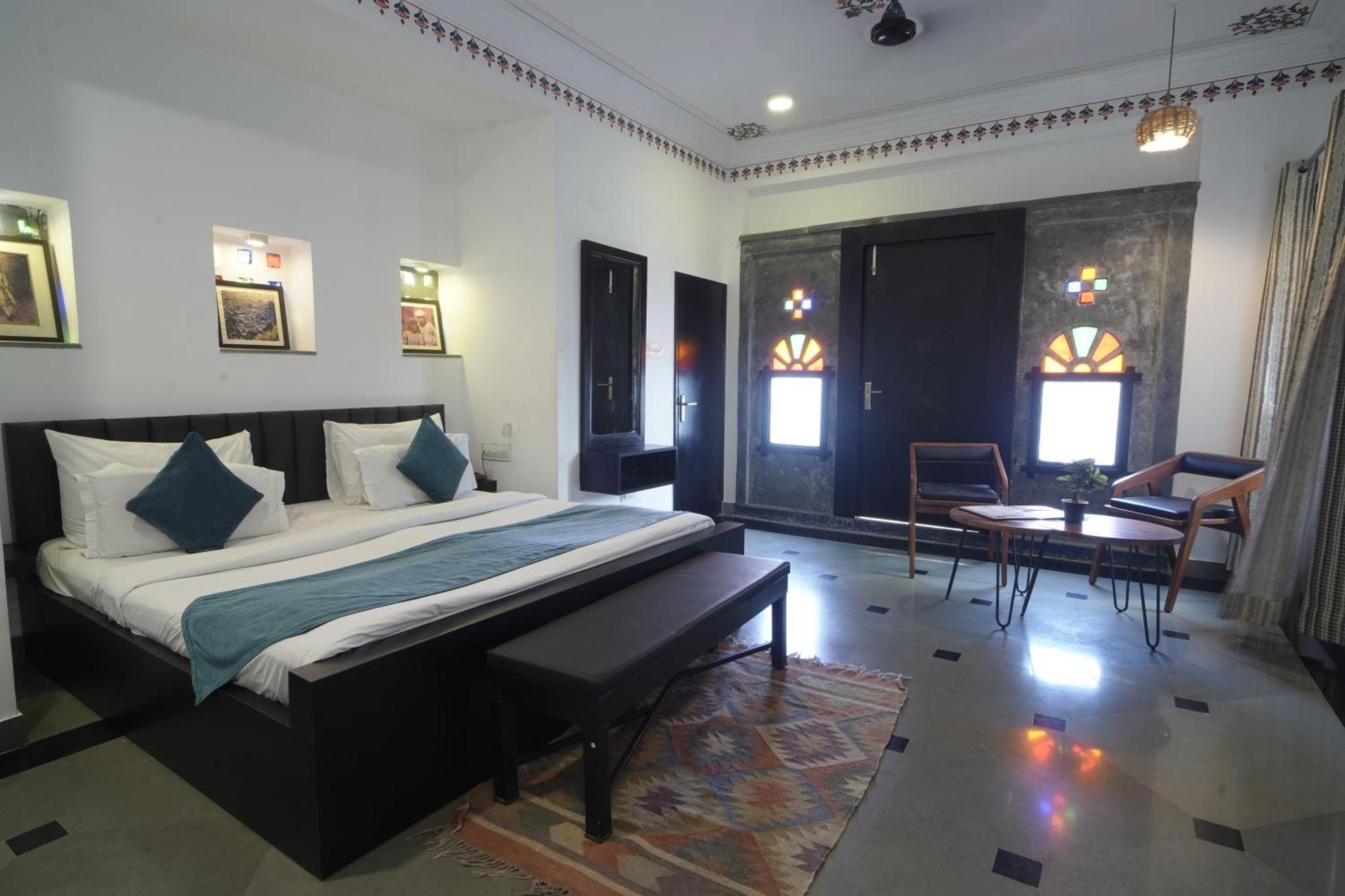 Hotel Udai Niwas By The Lake Udaipur Dış mekan fotoğraf